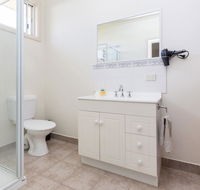 RENOVATED BEACH BEAUTY - ROSEBUD