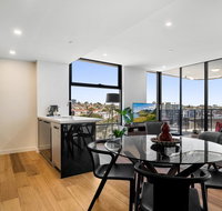 Resort-style Apartment with Balcony Pool and Gym - New South Wales Tourism 