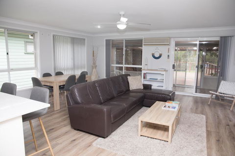 Riverside Haven - Boating, Fishing, Beach, Cafes In Walking Range - New South Wales Tourism  2