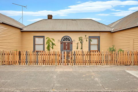 Robinson Cottage - New South Wales Tourism  0
