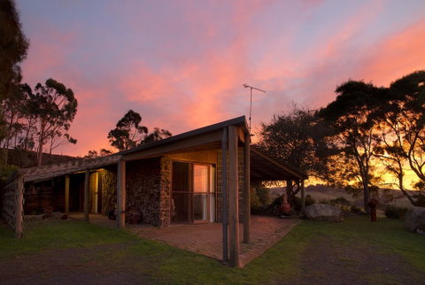 Rockbank Retreat - New South Wales Tourism  0