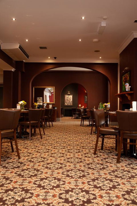 Royal Hotel Singleton - New South Wales Tourism  3