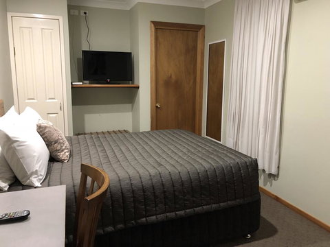 Roydons Motor Inn - New South Wales Tourism  3