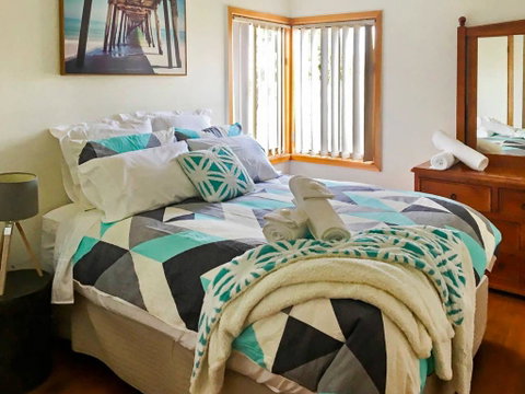Rye 1 Sleeps 10, Great Weekender, FREE WINE, NETFLIX - New South Wales Tourism  1