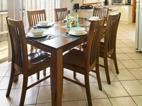Rye 1 Sleeps 10, Great Weekender, FREE WINE, NETFLIX - New South Wales Tourism  3