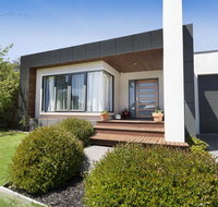 SAFETY BEACH ENTERTAINER - New South Wales Tourism 