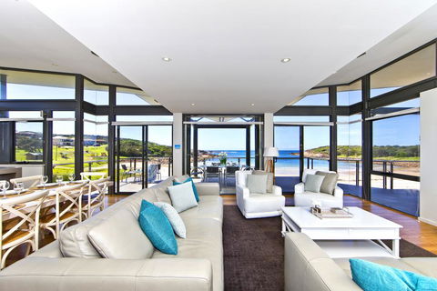 Sails On The Beachfront - Exclusive Seaside Home - New South Wales Tourism  3