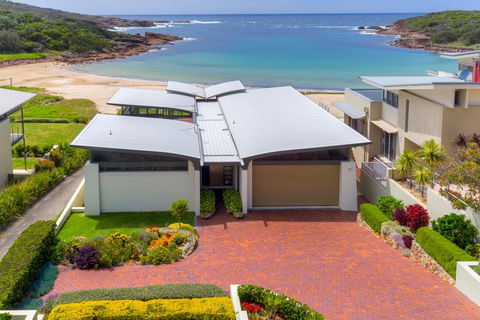 Sails On The Beachfront - Exclusive Seaside Home - New South Wales Tourism  0