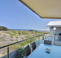 Saltwater Curls Anna Bay Coastal Retreat with Views - New South Wales Tourism 