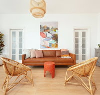 SALTY'S 2 BEDROOM BEACH HOME - New South Wales Tourism 