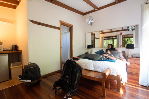 Samurai Beach Bungalows - Port Stephens YHA - New South Wales Tourism  1