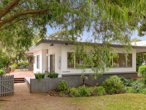 Sandy At Cowes - New South Wales Tourism  0