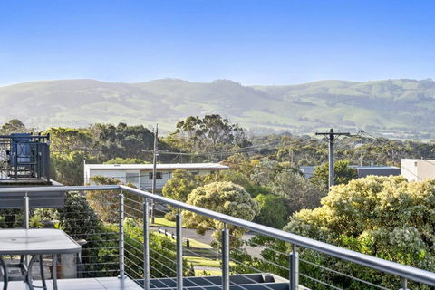 SEA SPECTACULAR - Seconds From The Beach! - New South Wales Tourism  1