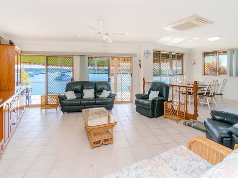 Seachange -Waterfront - New South Wales Tourism  1