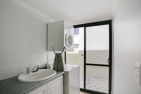 Seahaven By Rockingham Apartments - New South Wales Tourism  1