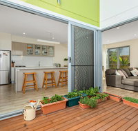 SEASIDE BY THE BEACH - New South Wales Tourism 