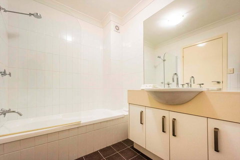 Seaspray 5 - New South Wales Tourism  0