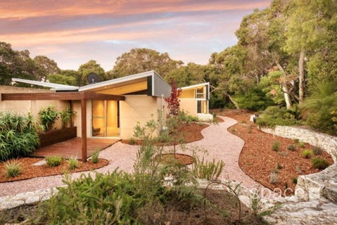 Selador - 2BR Private Bushland Retreat Close To The Beach And Wineries - New South Wales Tourism  1