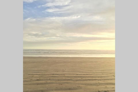 Sensational Ocean Views Only 200m Goolwa Beach - New South Wales Tourism  3