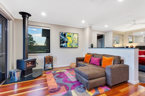 Serenity At Ravensbourne Escape - New South Wales Tourism  3