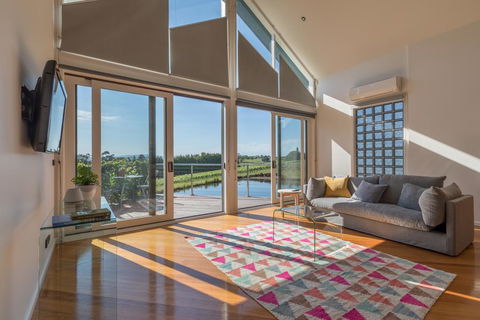 Seville Estate - New South Wales Tourism  0