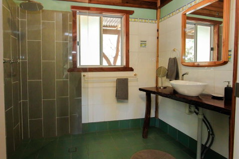Shady Creek Eco Cabin, Peaceful Country Getaway - New South Wales Tourism  3