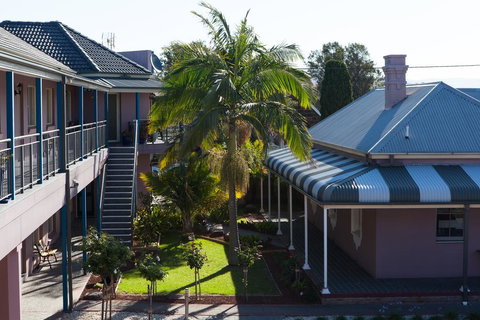 Shellharbour Village Motel - New South Wales Tourism  0