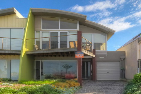 Shemara - Idyllic East Beach Property With Multiple Living Areas - New South Wales Tourism  3