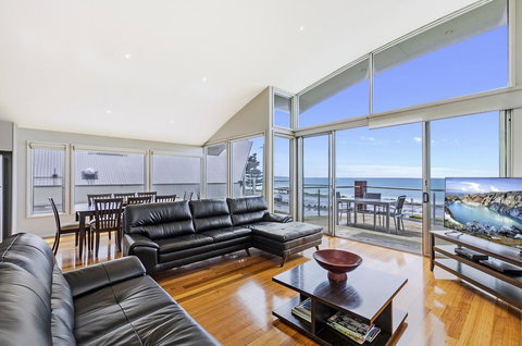 Shemara - Idyllic East Beach Property With Multiple Living Areas - New South Wales Tourism  1