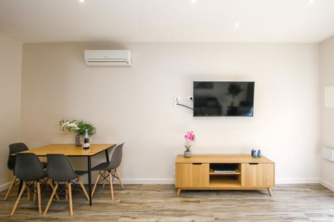 Shepparton Lakeside Serviced Apartment - New South Wales Tourism  2