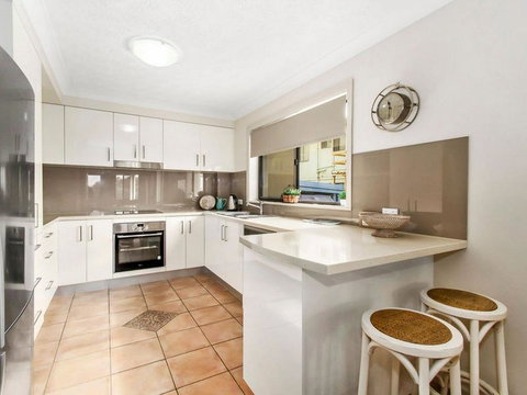 SHORELINE 3 - New South Wales Tourism  0