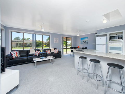 Shoreline Drive, Duplex 01,39, Little Pearl - New South Wales Tourism  0