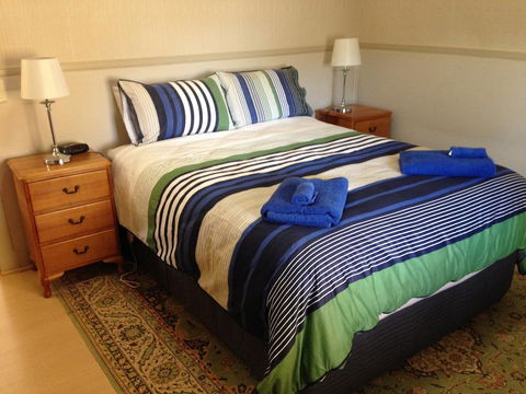 Showgrounds Cottage Naracoorte - New South Wales Tourism  1