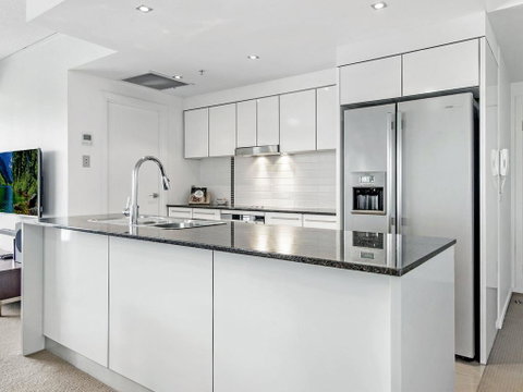 Sierra Grand Broadbeach Private 2 Bedroom - New South Wales Tourism  1
