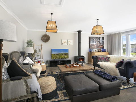 Silky Oak Villa - Spacious & Beautifully Decorated - New South Wales Tourism  0