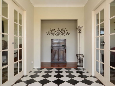Silver Springs 6br Luxury Homestead With Wifi, Pool. Fireplace, Views, Olives And Space - New South Wales Tourism  3