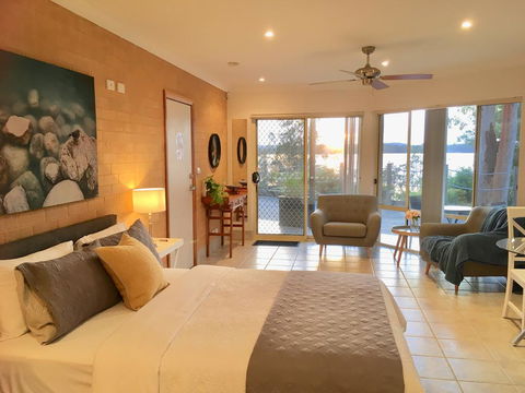 SilverWaters Waterfront Accommodation - New South Wales Tourism  1