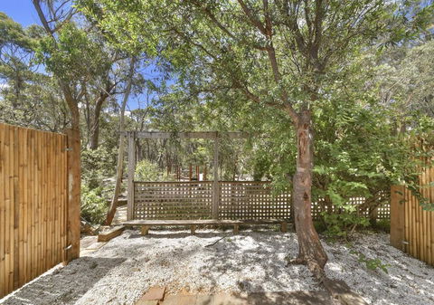 Sinofield Edu-Retreat - New South Wales Tourism  2