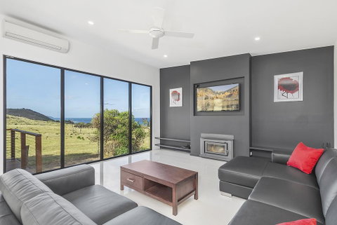 Skenes Retreat - Views Of The Ocean From The Deck - New South Wales Tourism  1