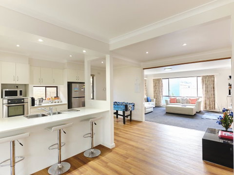 Skymirror Villa - New South Wales Tourism  3