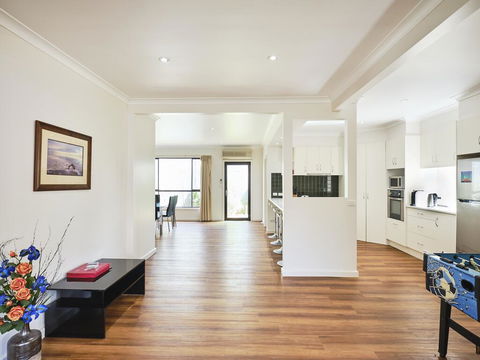 Skymirror Villa - New South Wales Tourism  0