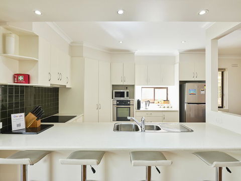 Skymirror Villa - New South Wales Tourism  1