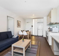 Sleek City Haven With Pool and Gym Access - New South Wales Tourism 