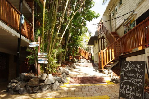Somewhere To Stay Backpackers - New South Wales Tourism  1