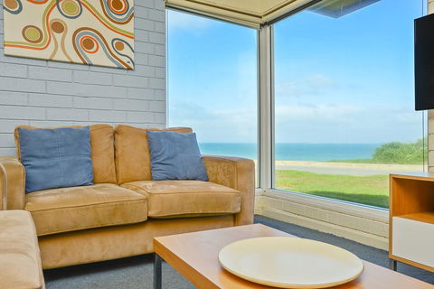 South Seas Beachfront Apartments - New South Wales Tourism  2