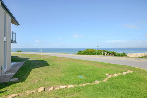 South Seas Beachfront Apartments - New South Wales Tourism  1