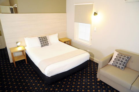 Sovereign Hill Hotel - New South Wales Tourism  1
