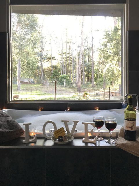Spa Suites At RAVEN - New South Wales Tourism  0