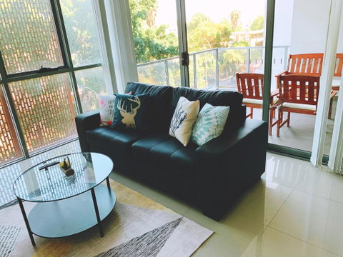 Spacious Apartment Close To Train Station And Airport - New South Wales Tourism  1