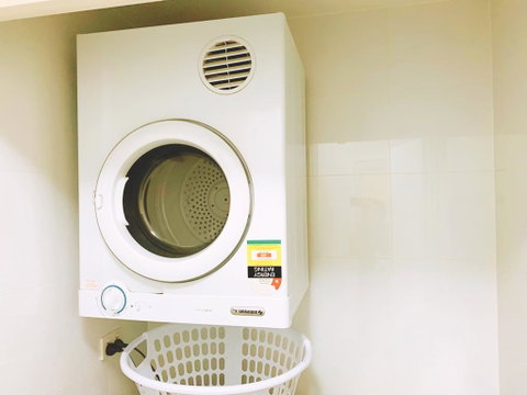 Spacious Apartment Close To Train Station And Airport - New South Wales Tourism  2